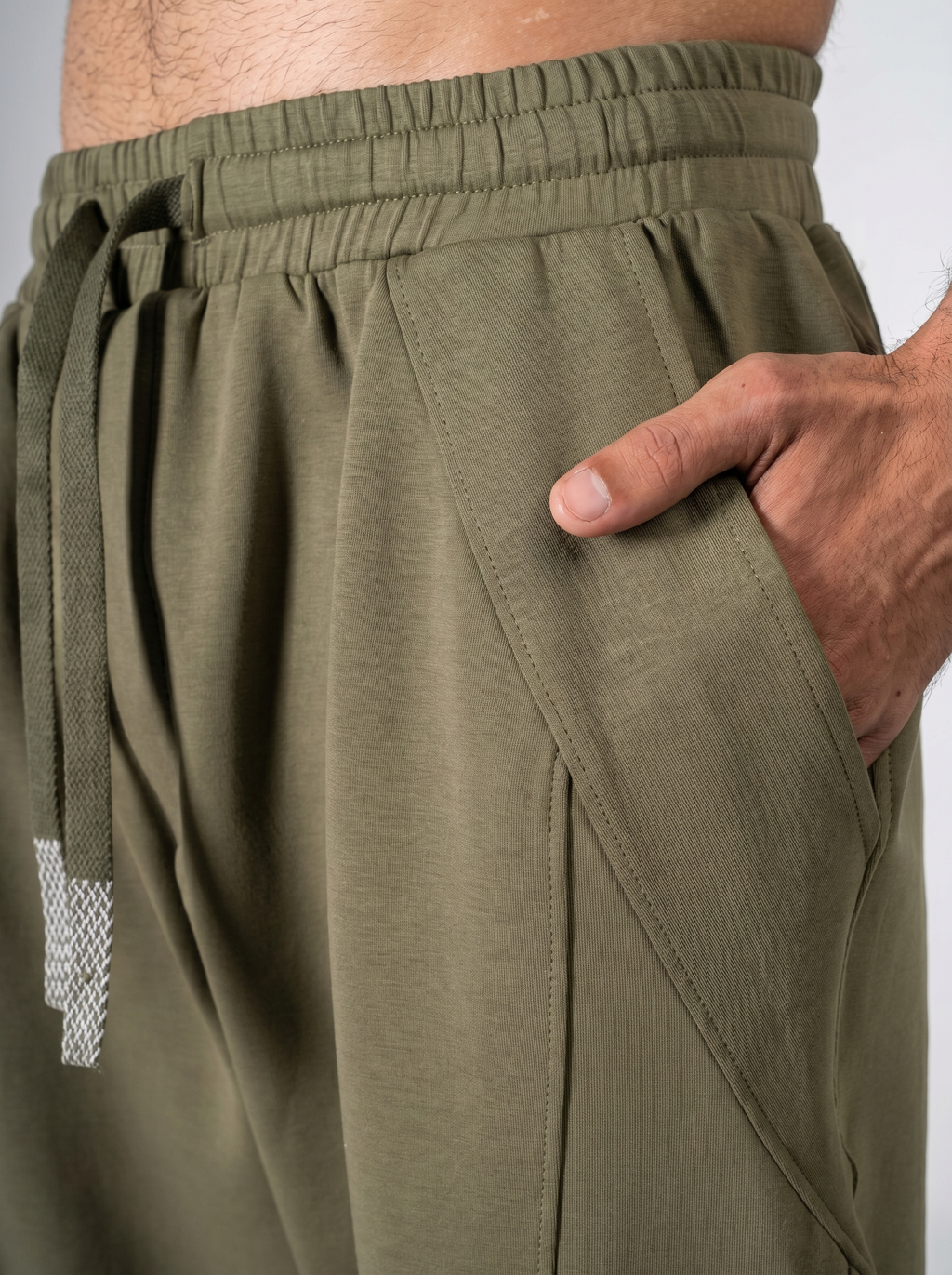 SIGNAL Relaxed Pant — Olive